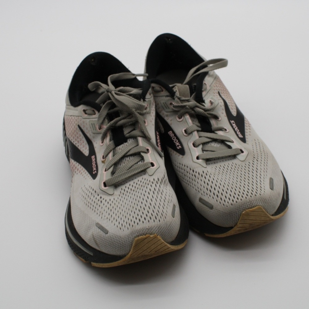 Brooks Adrenaline GTS 22 Womens Grey Black Running Shoes 1203531B035 Size 9